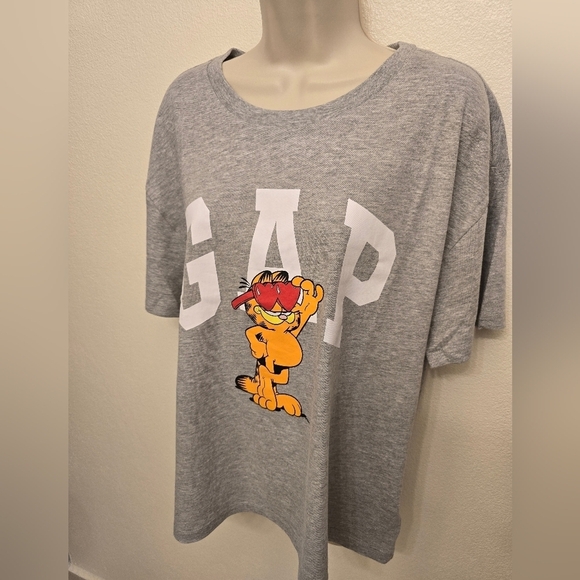 NWT Gap with Garfield Ladies T-Shirt - Picture 2 of 5